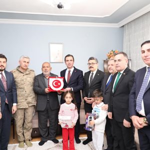 Valimiz Sayın Ahmet Karakaya, Şehit Er Kemal Dursun’un kıymetli ailesini ziyaret etti - fotoğraf 1