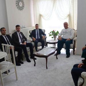l Müdürümüz Abdurrahman Bilgiç Şube Müdürlerimiz Hakan Doğan Ve Faruk Akar İle Şehit-Gazi Birimi Görevli Personelimizle Birlikte Türkiye Muharip Gaziler Derneği Karabük Şube Başkanı Kıymetli Gazimiz Sebahattin Çorbacıyı Geçirmiş Olduğu Rahatsızlık Sonrası Evinde Ziyaret Ettik - fotoğraf 1
