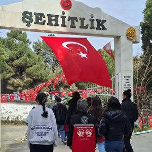 Arefe Gününde Anlamlı Şehitlik Ziyareti - fotoğraf 1