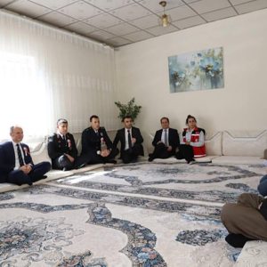 Şemdinli’de 18 Mart’ta Şehit ve Gazi Ailelerine Anlamlı Ziyaret - fotoğraf 1