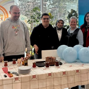 Mutlu Cafe’de Farkındalık ve Dayanışma Mesajı - fotoğraf 1