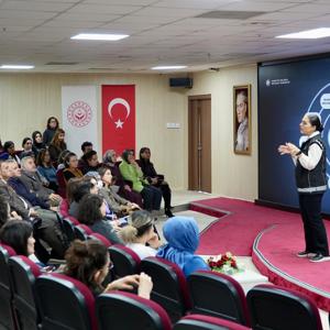 “En İyi Narkotik Polisi ANNE” Eğitimi Düzenlendi - fotoğraf 3