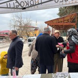Türkoğlu’nda Deprem Şehitlerimizin Ailelerine Anlamlı Ziyaret - fotoğraf 2