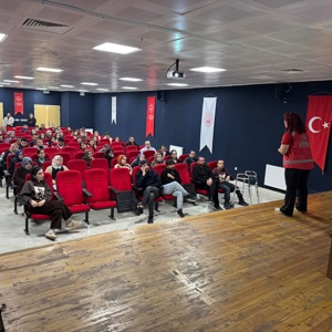 İl Müdürlüğümüz ve bağlı kuruluş personelimize ,İl Müdürlüğümüzün konferans salonunda, İl Sağlık Müdürlüğü personelleri tarafından “İlk Yardım Farkındalık Eğitimi” verilmiştir.  - fotoğraf 2