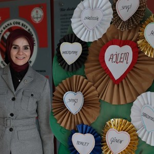 Bakanımız Göktaş, Uluslararası Milli İrade Kız Anadolu İmam Hatip Lisesi'nde öğrencilerle buluştu - fotoğraf 3