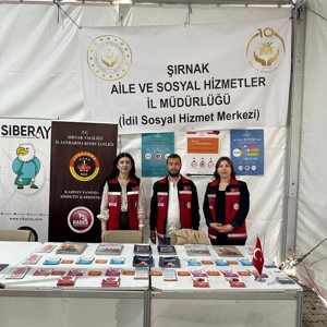 İDİL’DE KÜLTÜR VE BİLGİ BULUŞMASI: SOSYAL HİZMETLER STANDI YOĞUN İLGİ GÖRÜYOR - fotoğraf 3