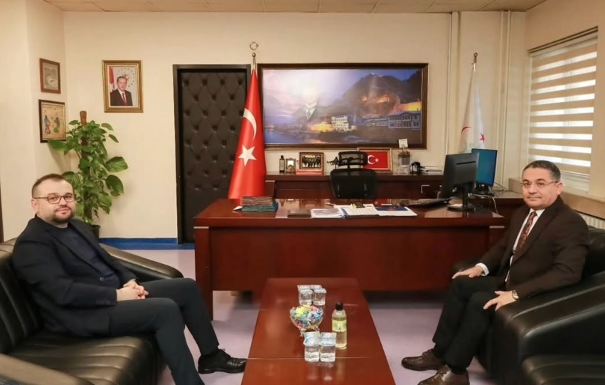 İl Müdürümüz Adem YÜCEL, Amasya Sabuncuoğlu Şerefeddin Eğitim ve Araştırma Hastanesi Başhekimi Doç. Dr. Hicabi SEZGİN' i makamında ziyaret etti.