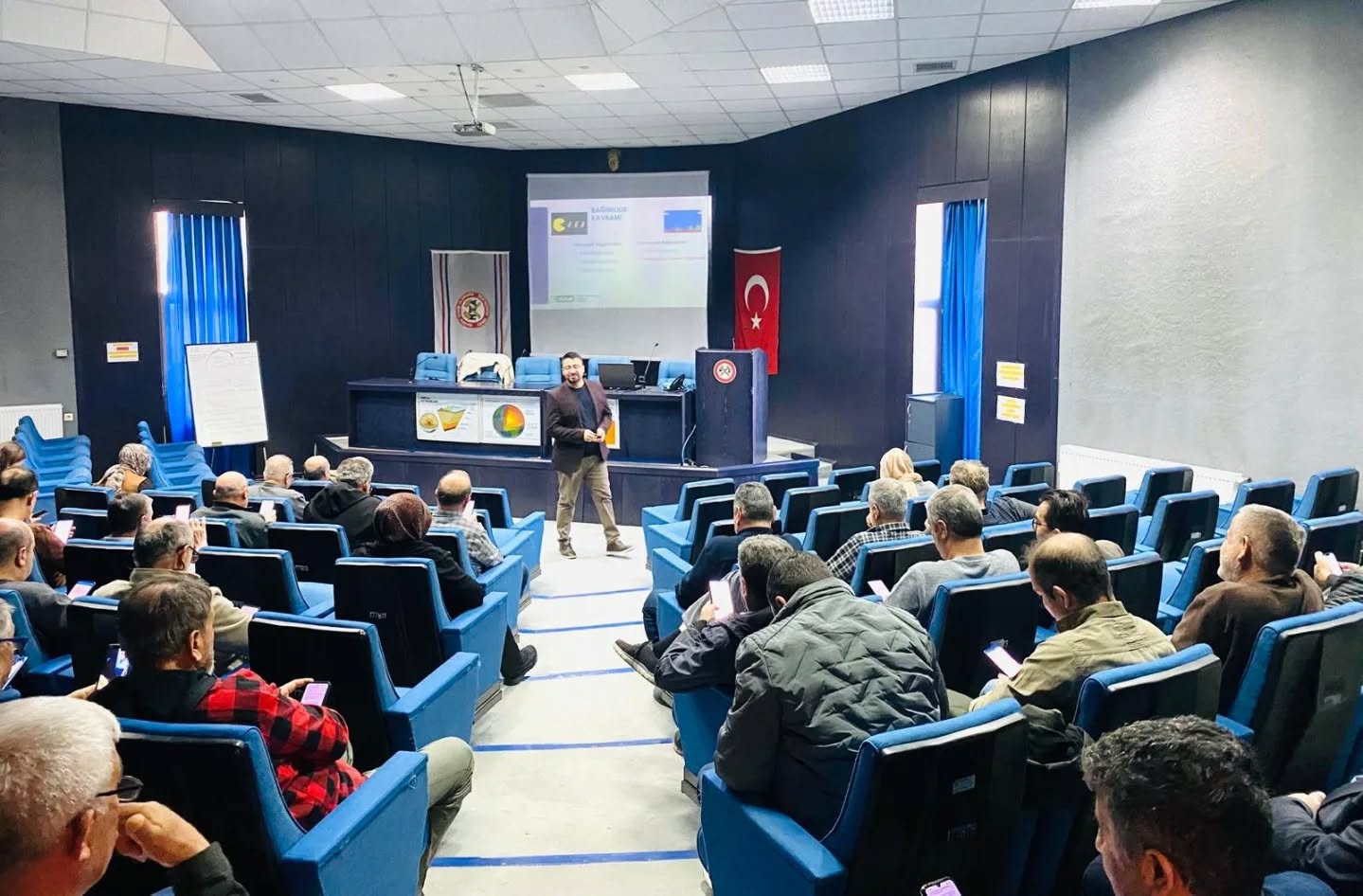  “Teknoloji Bağımlığı” ve “Dijital Oyunlar ve Bilişim Araçları” Konulu Seminer Gerçekleştirildi