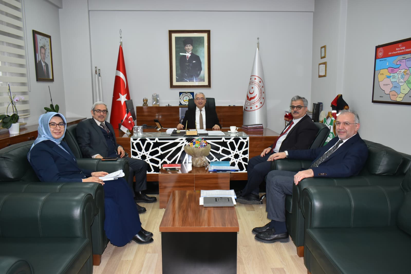 Ailenin Yanında, Sahada