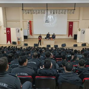 Polis Meslek Eğitim Merkezinde görevli personele yönelik “Kriz Yönetimi” konulu eğitim gerçekleştirildi - fotoğraf 1