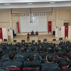 Polis Meslek Eğitim Merkezinde görevli personele yönelik “Kriz Yönetimi” konulu eğitim gerçekleştirildi - fotoğraf 2