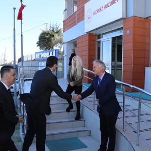 Aile ve Sosyal Hizmetler Bakanlığı Kadın Statüsü Genel Müdürlüğünde Sosyal Statü Daire Başkanımız Sayın Umut AZAK İlimize gelerek bir dizi ziyaretlerde bulunmuşlardır. - fotoğraf 11