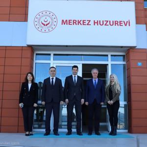 Aile ve Sosyal Hizmetler Bakanlığı Kadın Statüsü Genel Müdürlüğünde Sosyal Statü Daire Başkanımız Sayın Umut AZAK İlimize gelerek bir dizi ziyaretlerde bulunmuşlardır. - fotoğraf 3