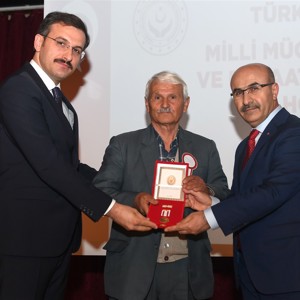 KKTC Milli Mücadele Madalyası ve Beratı Tevcih Töreni Gerçekleştirildi - fotoğraf 14