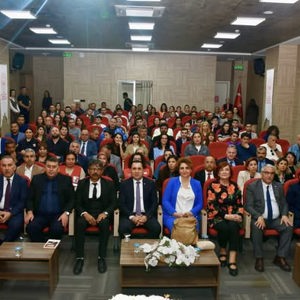 8 Nisan Dünya Romanlar Günü Kapsamında; Toplum Sağlığı, Eğitim ve Tarihsel Perspektif Başlıklarının Ele Alındığı Anlamlı Bir Panel  - fotoğraf 2
