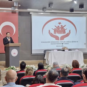 8 Nisan Dünya Romanlar Günü Kapsamında; Toplum Sağlığı, Eğitim ve Tarihsel Perspektif Başlıklarının Ele Alındığı Anlamlı Bir Panel  - fotoğraf 3