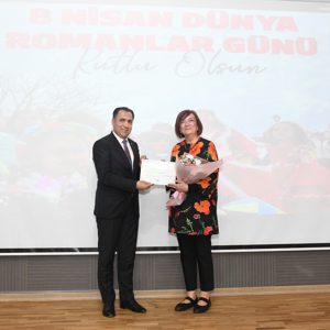 8 Nisan Dünya Romanlar Günü Kapsamında; Toplum Sağlığı, Eğitim ve Tarihsel Perspektif Başlıklarının Ele Alındığı Anlamlı Bir Panel  - fotoğraf 9