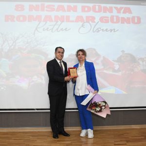 8 Nisan Dünya Romanlar Günü Kapsamında; Toplum Sağlığı, Eğitim ve Tarihsel Perspektif Başlıklarının Ele Alındığı Anlamlı Bir Panel  - fotoğraf 10
