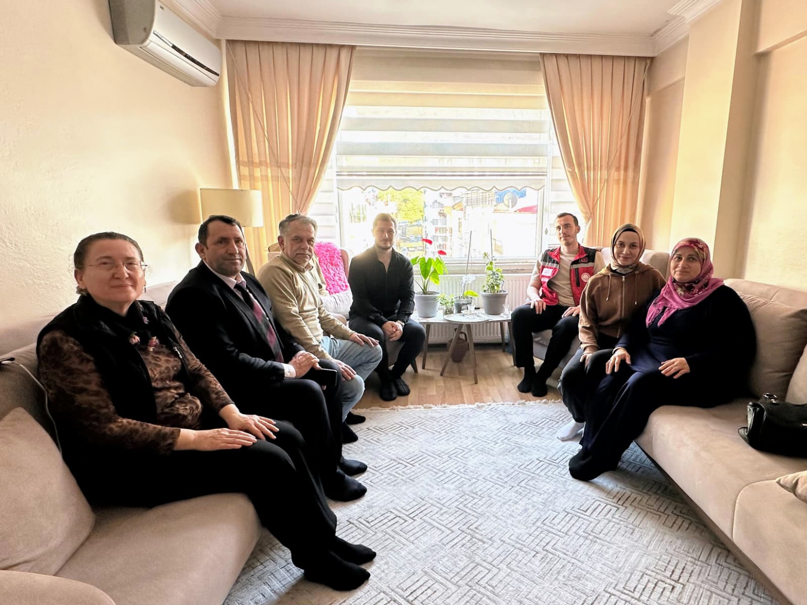 Kahraman Gazimize Anlamlı Ziyaret