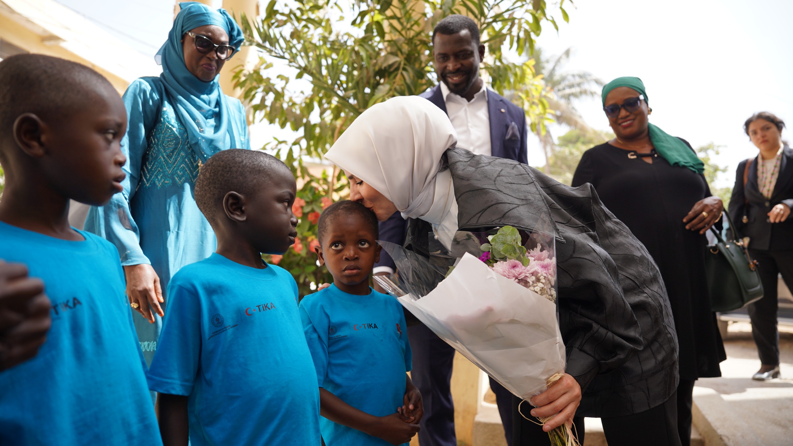Bakanımız Göktaş, Senegal’de Türkiye'nin destekleriyle faaliyet gösteren sosyal hizmet merkezlerini ziyaret etti