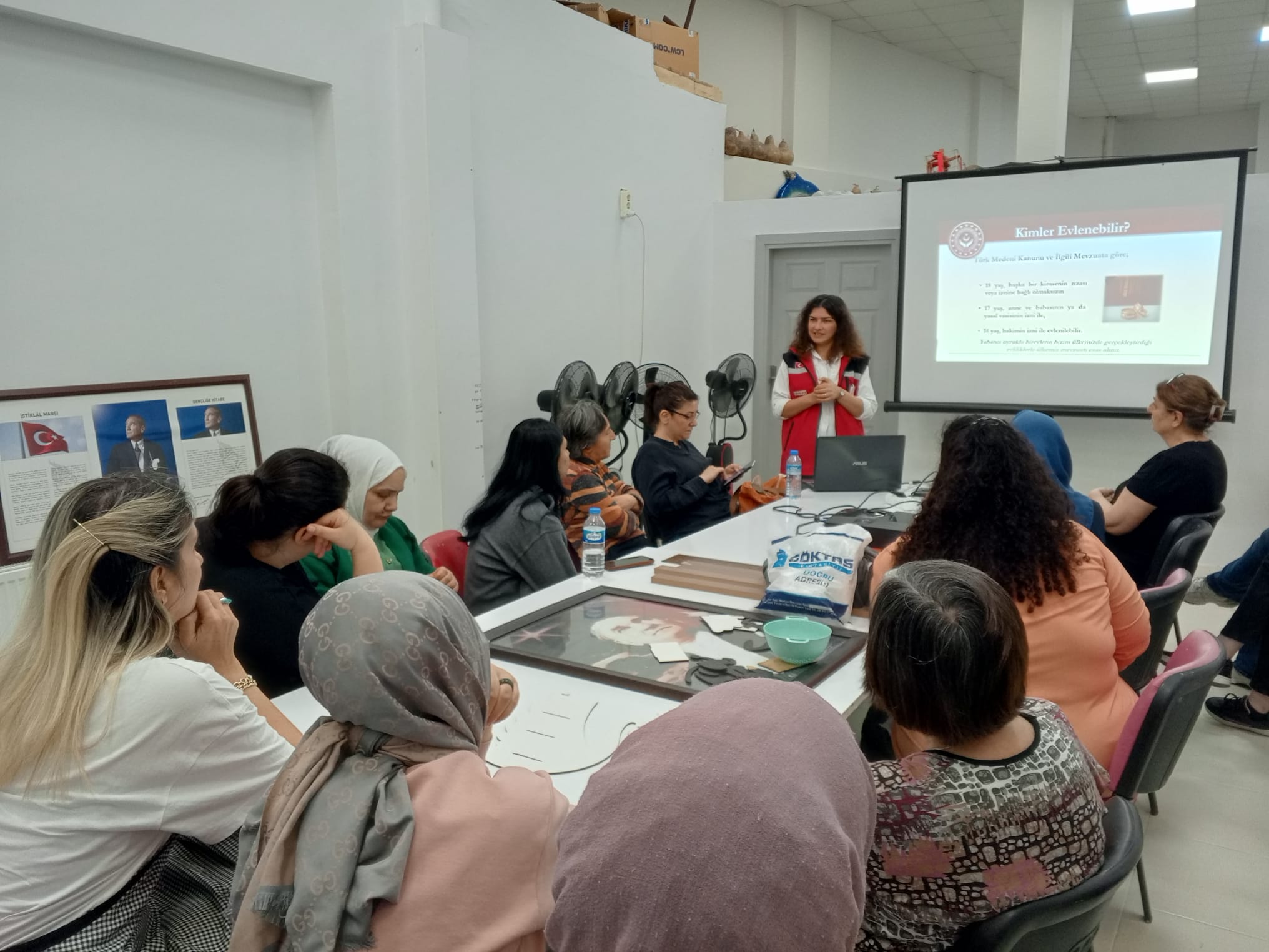 8 Nisan Romanlar Günü Kapsamında Farkındalık Eğitimi Gerçekleştirildi