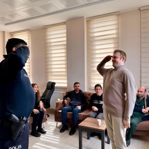 Polis Haftasında Anlamlı Ziyaret - fotoğraf 3