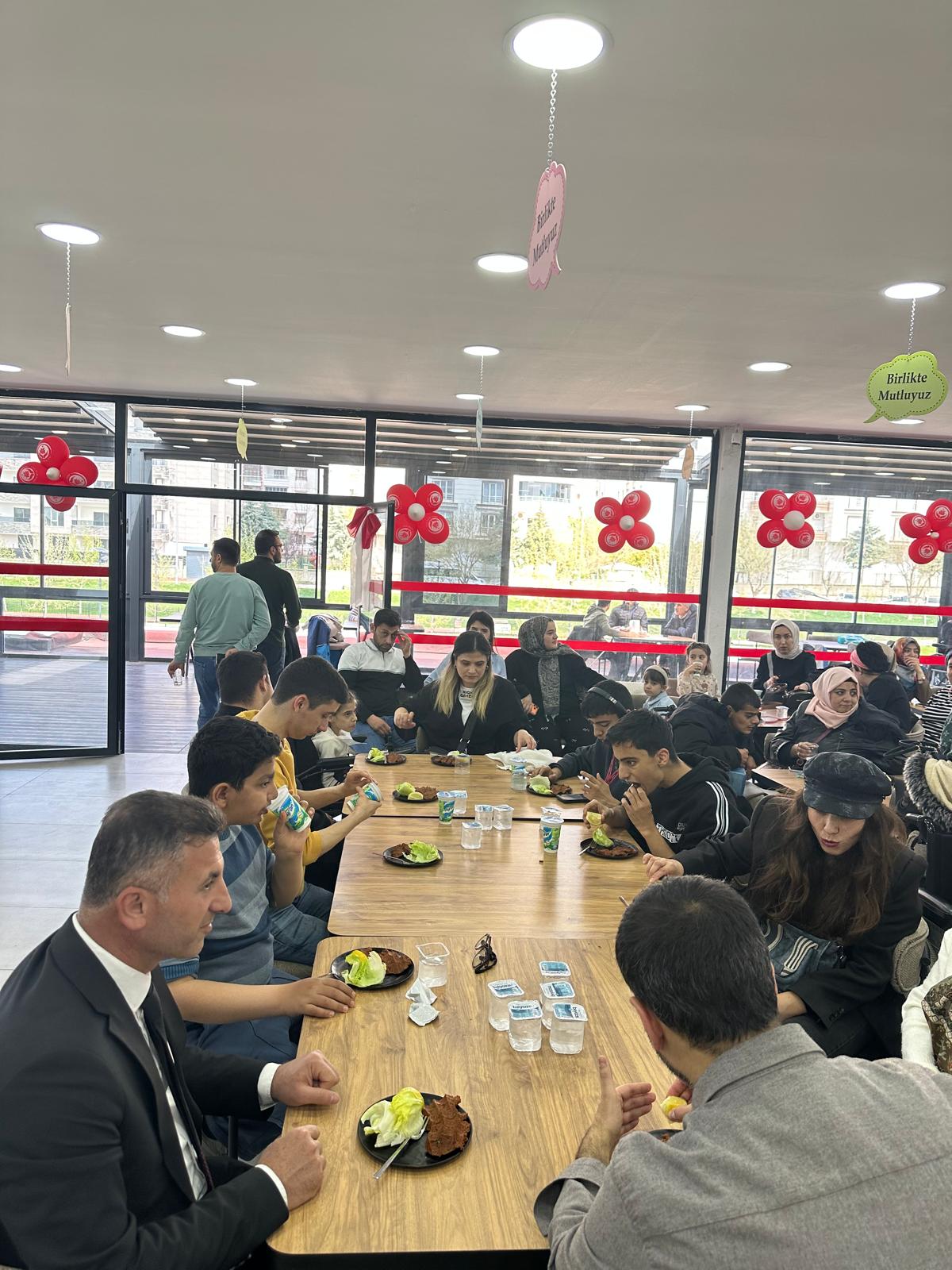 Özel Gereksinimli Bireylerin Ailelerine Yönelik Çiğ Köfte Partisi ve Müzik Şöleni Etkinliği