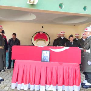 Kore Gazisi Bayram Oflaz Son Yolculuğuna Uğurlandı - fotoğraf 4