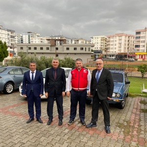 İl Müdürümüz Sayın Tolga Nacar, Çalışma ve İş Kurumu İl Müdürü Hacı Akkoyunlu ile birlikte Sosyal Güvenlik Kurumu İl Müdürü Soner Doğan’ı ziyaret ederek, Kadirli’de yaşanan sel felaketinden etkilenen kurum personeli ve ailelerine geçmiş olsun dileklerini iletmiştir.  - fotoğraf 2