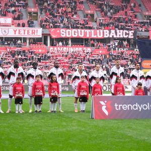 Otizm Farkındalık Sahada, Heyecan Tribünde! - fotoğraf 1