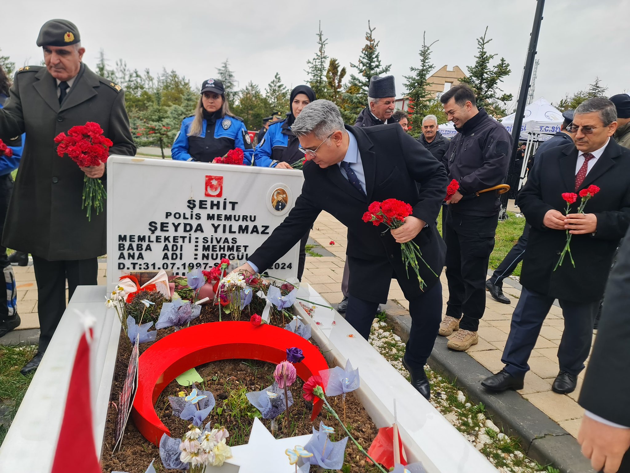 Aziz Şehitlerimiz Kabirleri Başında Dualarla Anıldı