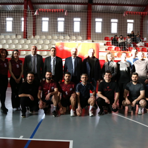 Eskişehir Aile ve Sosyal Hizmetler İl Müdürlüğü’nde “Aile Yılı” Heyecanı: Voleybol Turnuvası Başladı. - fotoğraf 1