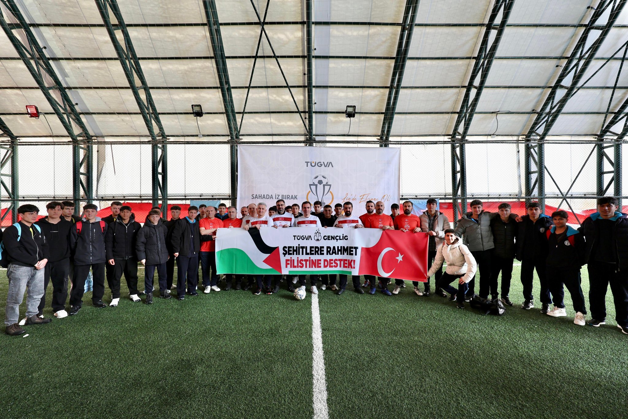  Liseler Arası Futbol Turnuvasında "Şehitlerimize rahmet, Filistin’e Destek" mesajı verildi