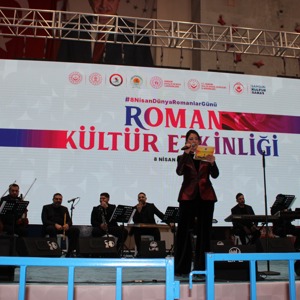 Romanlar Günü’nde Canik’te Müzik ve Eğlence Dolu Gece - fotoğraf 38