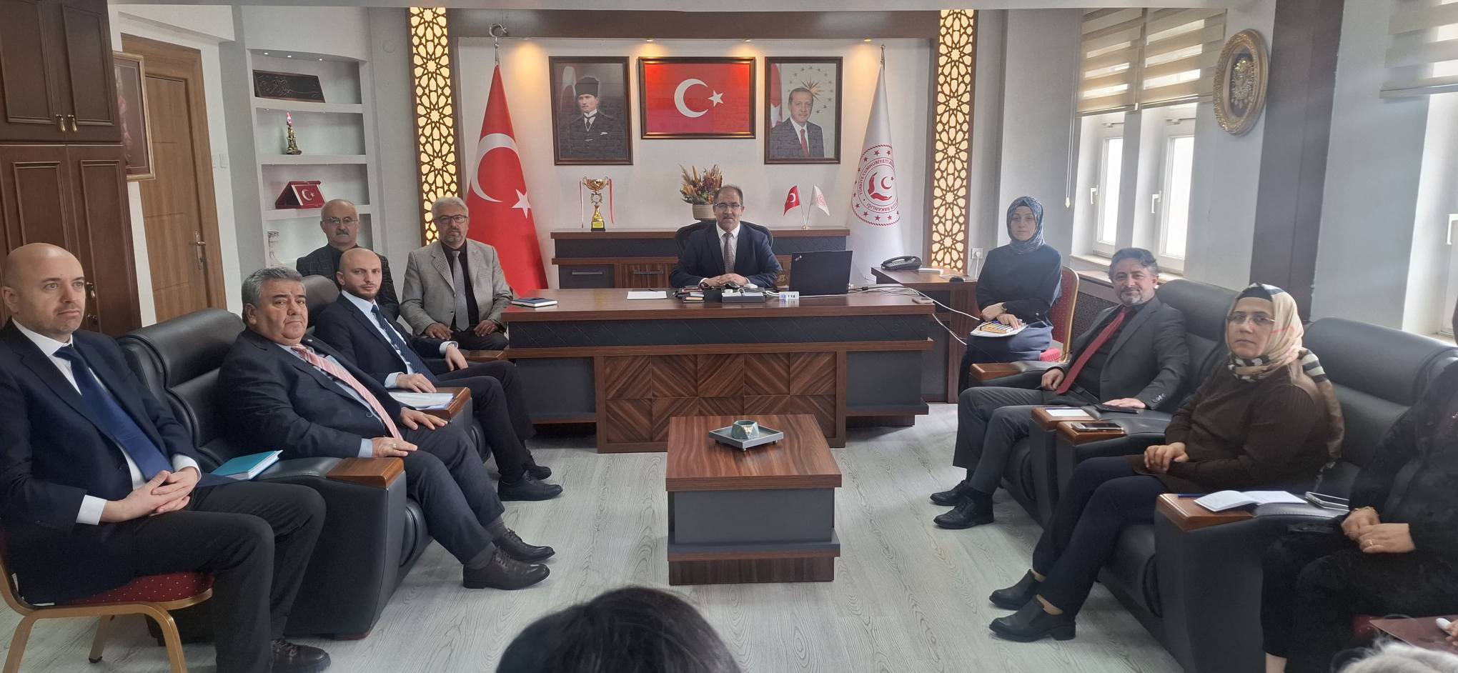 “Sosyal Risk Haritaları Saha Çalışmaları” kapsamında, Bakanlığımız tarafından 81 il müdürüne yönelik bilgilendirme toplantısı 10 Nisan Cuma günü saat 10.00’da gerçekleştirildi