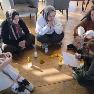 Samsun’da Yeni Nesil Sosyal Hizmet Modeli Güçleniyor: Eğitimlerde 2. Grup Sahada - fotoğraf 12