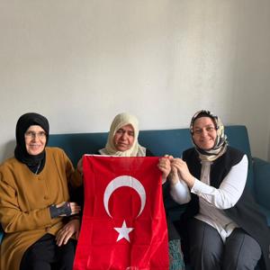 Aziz Şehitlerimizin Kıymetli Emanetleriyle Bir Araya Geldik - fotoğraf 2