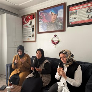 Aziz Şehitlerimizin Kıymetli Emanetleriyle Bir Araya Geldik - fotoğraf 9