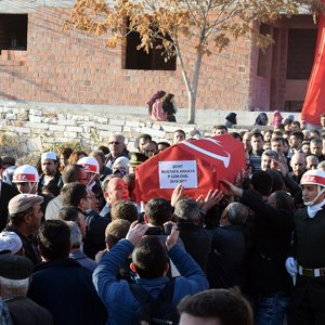 Şehit P. Uzm. Onb. Mustafa Akkaya Dualarla Uğurlandı - fotoğraf 8