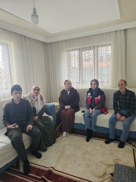 2 nisan Dünya Otizm Farkındalık Günü kapsamında Gündüz Bakım Rehabilitasyon ve Aile Danışma Merkezinden hizmet alan otizmli öğrencilere hane ziyaretinde bulunulmustur. 