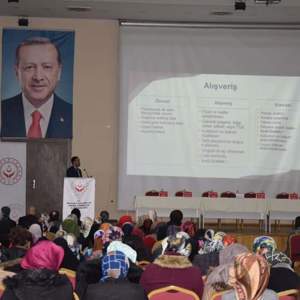 Öğretmen evi Konferans Salonunda 400 kadına kadın Kooperatifçiliği ve Finansal Okuryazarlık hakkında bilgilendirme yapılmıştır. - fotoğraf 15