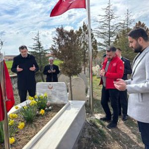 Şehitlerimizin yıl dönümlerinde kabir ziyaretleri gerçekleştirilmiştir. - fotoğraf 3