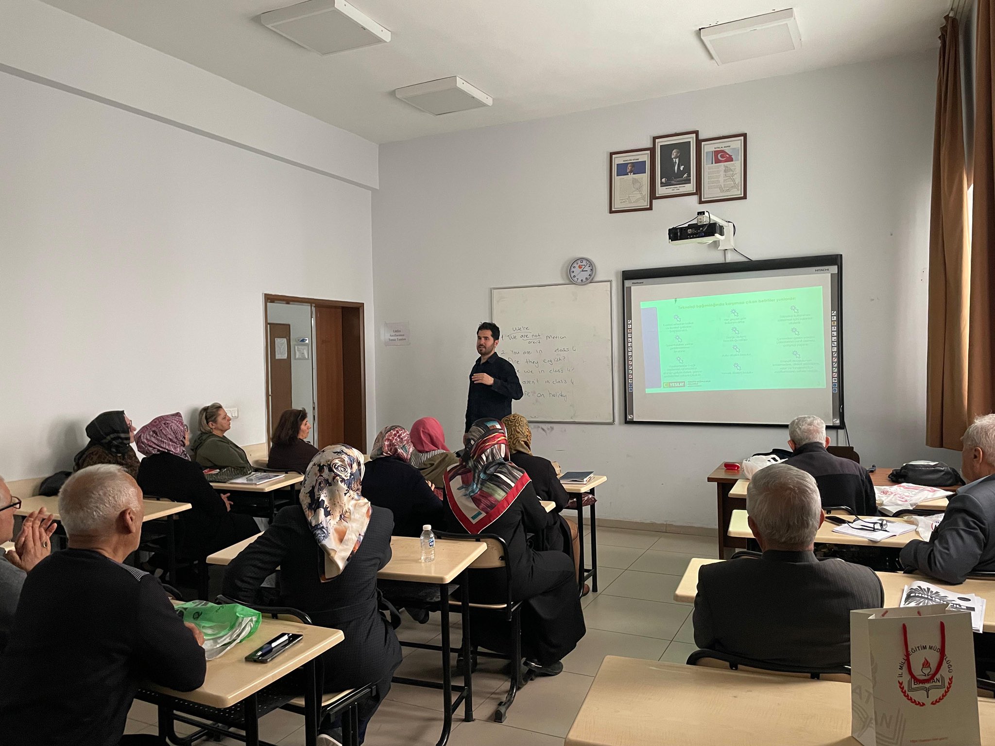 Batman 60+ Tazelenme Üniversitesi öğrencilerine “Teknoloji Bağımlılığı” eğitimi