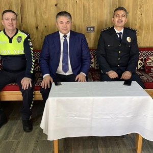 İl Müdürümüz Sayın Tolga Nacar, Emniyet Teşkilatının kuruluşunun 181. yıl dönümü dolayısıyla İl Emniyet Müdür Yardımcısı Sayın Atilla Yeşilbaş’ı ziyaret ederek Polis Haftası’nı kutlamış, görevlerinde başarılar dileyerek hayırlı çalışmalar temennisinde bulunmuştur. - fotoğraf 2