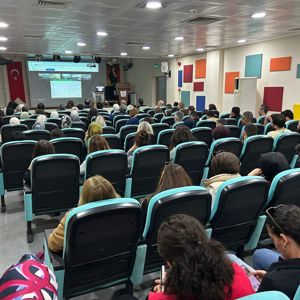 “Sosyal Risk Haritaları, Aile Rehberi ve Çocuklar Güvende Eğitimi” Programına Yoğun Katılım - fotoğraf 5