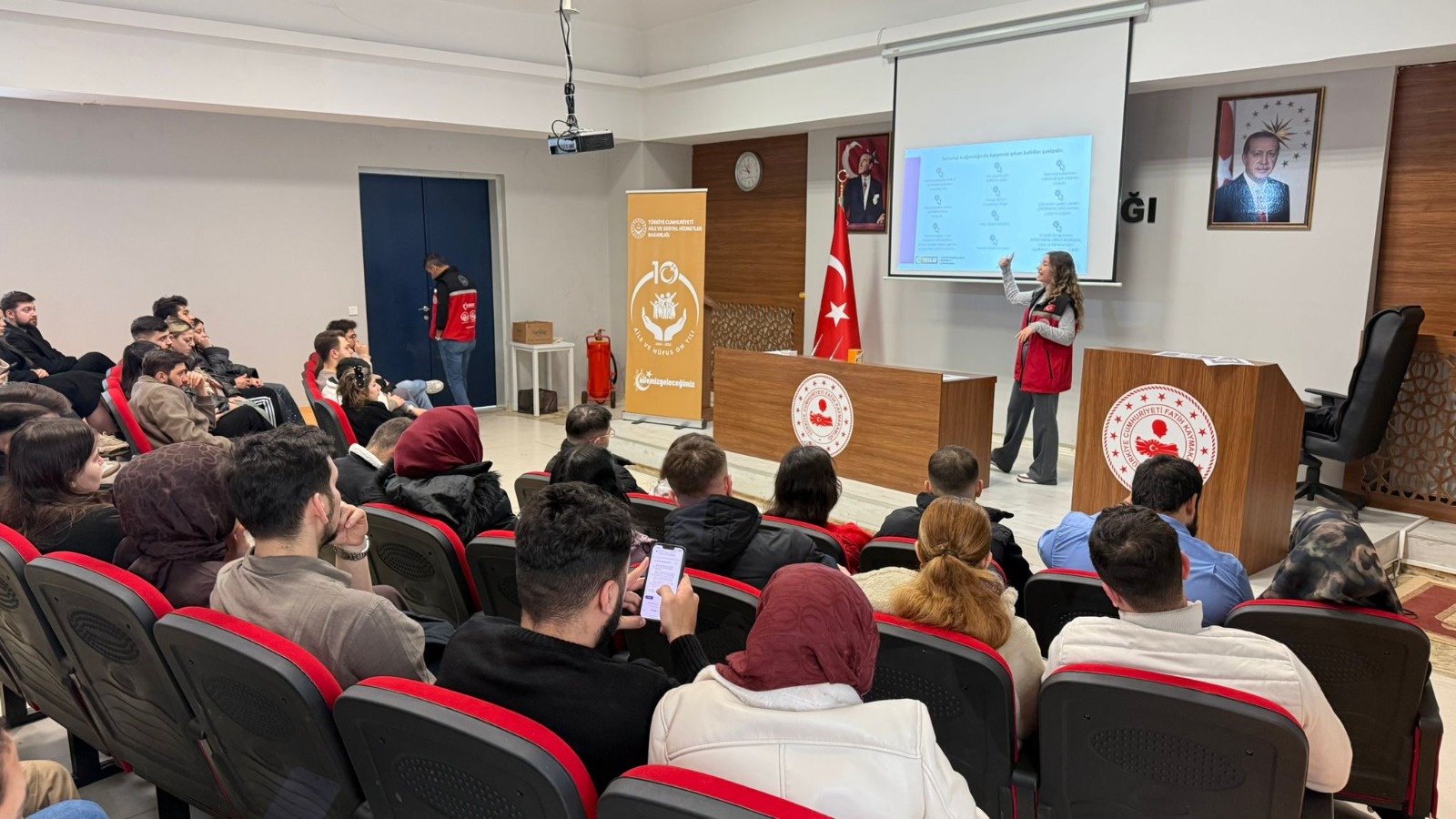 Aile ve Nüfus 10 Yılı Kapsamında Ailenin Korunması ve Güçlendirilmesine Yönelik Faaliyetlerimiz Devam Etmektedir