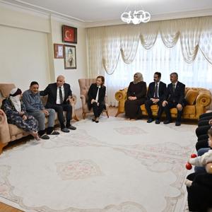 Valimiz Murat Zorluoğlu’ndan Şehit Ailesine Bayram Ziyareti - fotoğraf 6