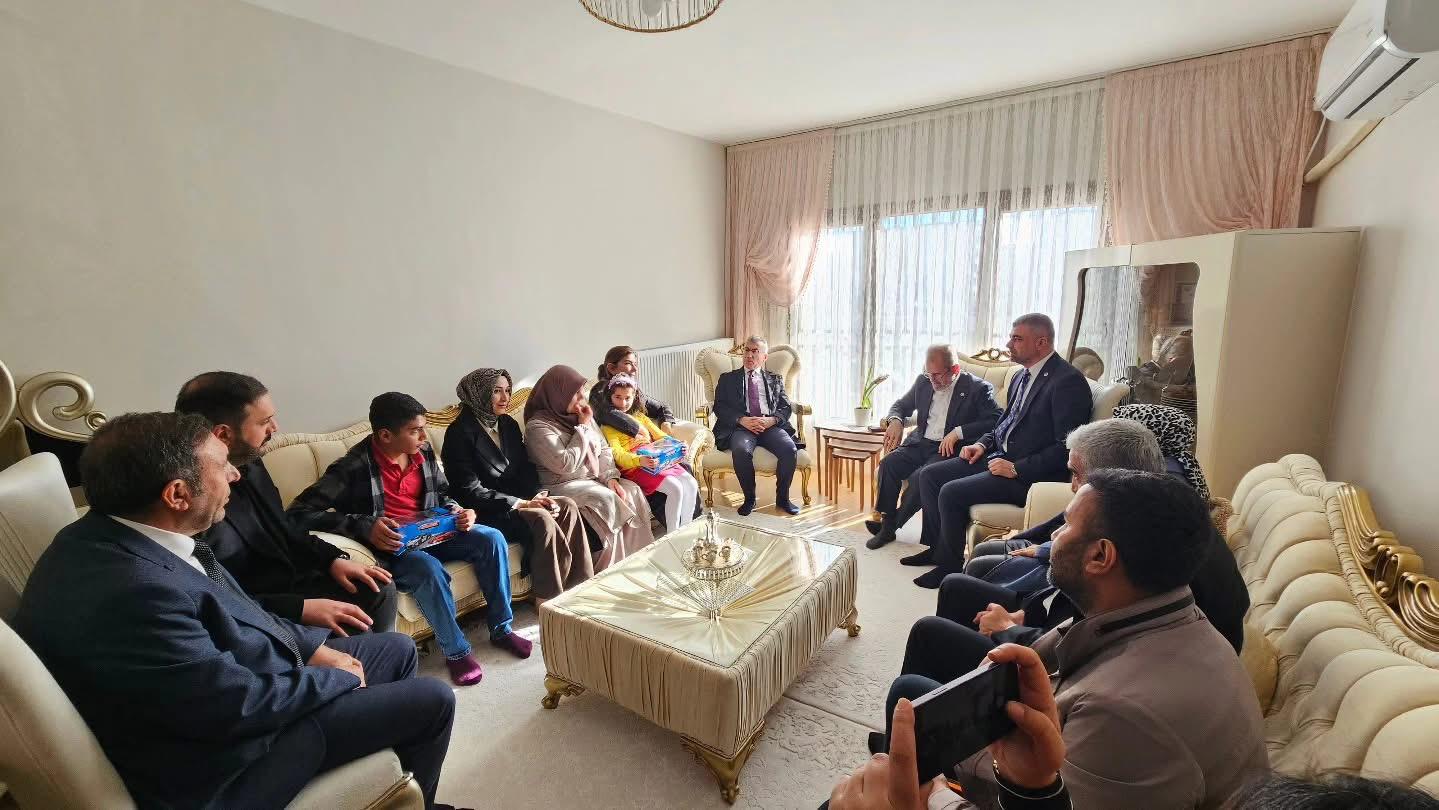 6 Şubat Deprem Şehitlerimizin Ailelerine Ziyaret
