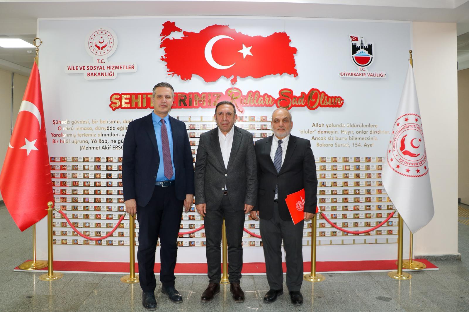 Dicle Üniversitesi Tıp Fakültesi’nden İl Müdürümüze Ziyaret