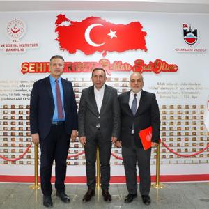 Dicle Üniversitesi Tıp Fakültesi’nden İl Müdürümüze Ziyaret - fotoğraf 1
